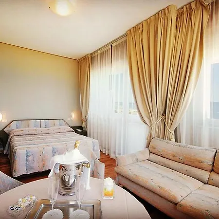 Hotel Bristol